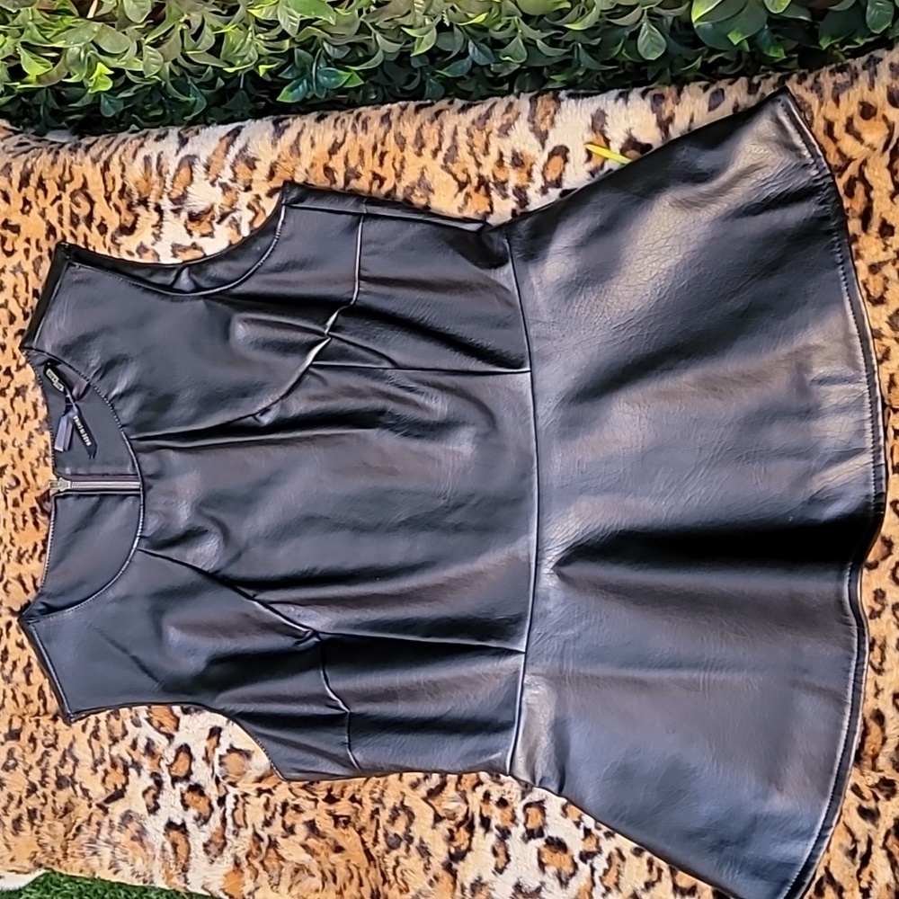 Vegan Leather Zip Back Peplum - Picture 2 of 6